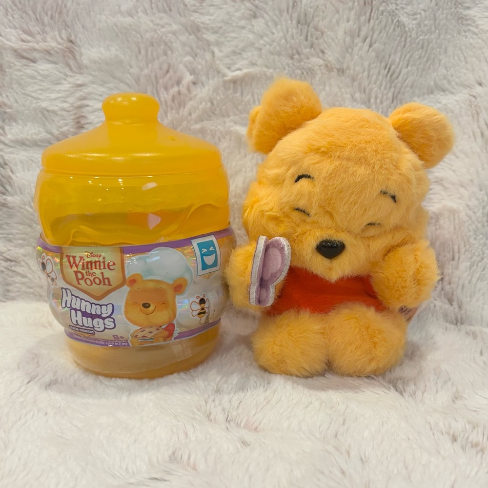 Winnie the Pooh Hunny Hugs Mystery Mini Plush Butterfly Winnie NEW